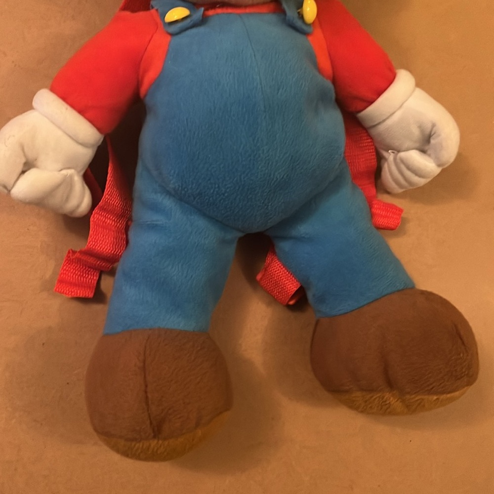 Super Mario Backpack - Picture 4 of 6